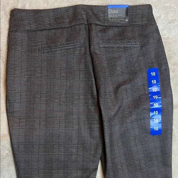 NWT Elegant Women's Gray Plaid Stretch Pull On Trousers sz 10 - Picture 9 of 11